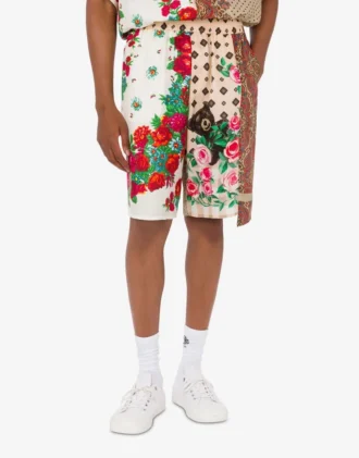 Bermudashorts i tryckt siden