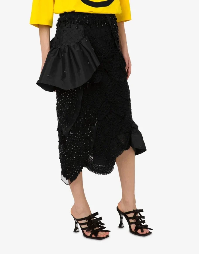 Broderad kjol i sidenorganza