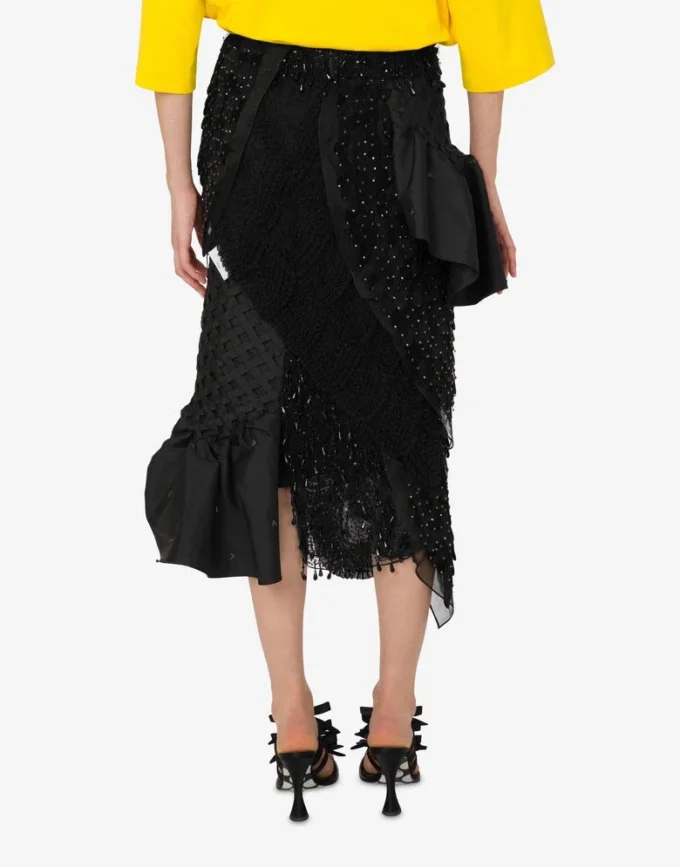 Broderad kjol i sidenorganza