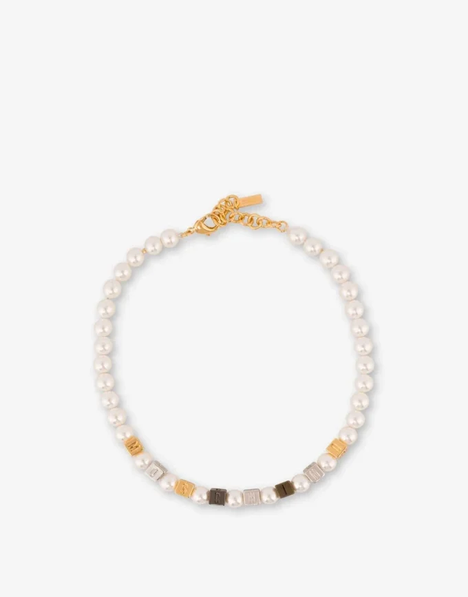 Chokerhalsband med pärlor