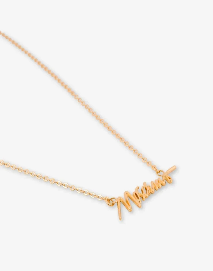 Halsband i metall