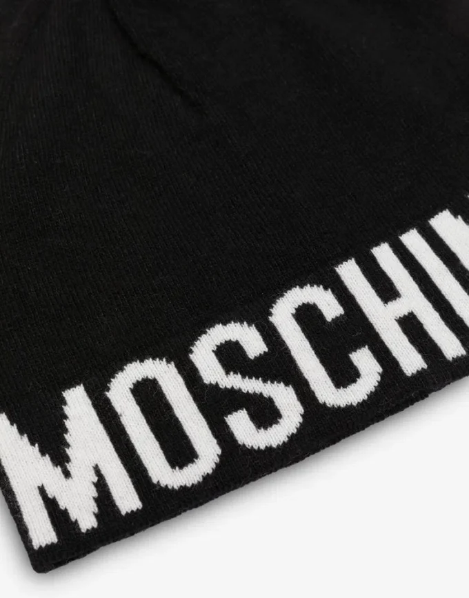 Hatt i ullblandning med logotyp.