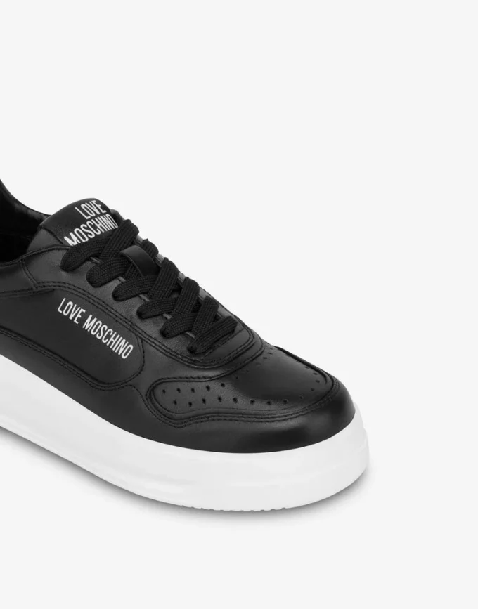 Kalvskinnssneakers
