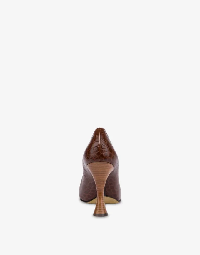 Pumps i kalvskinn med krokodilmönster