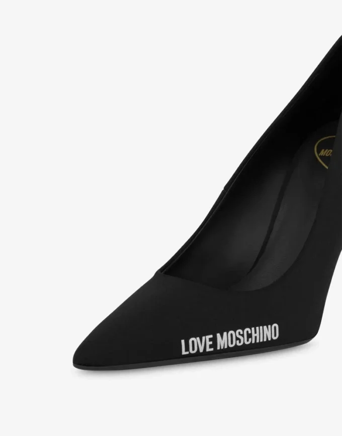 Pumps med neopren- och gummilogo