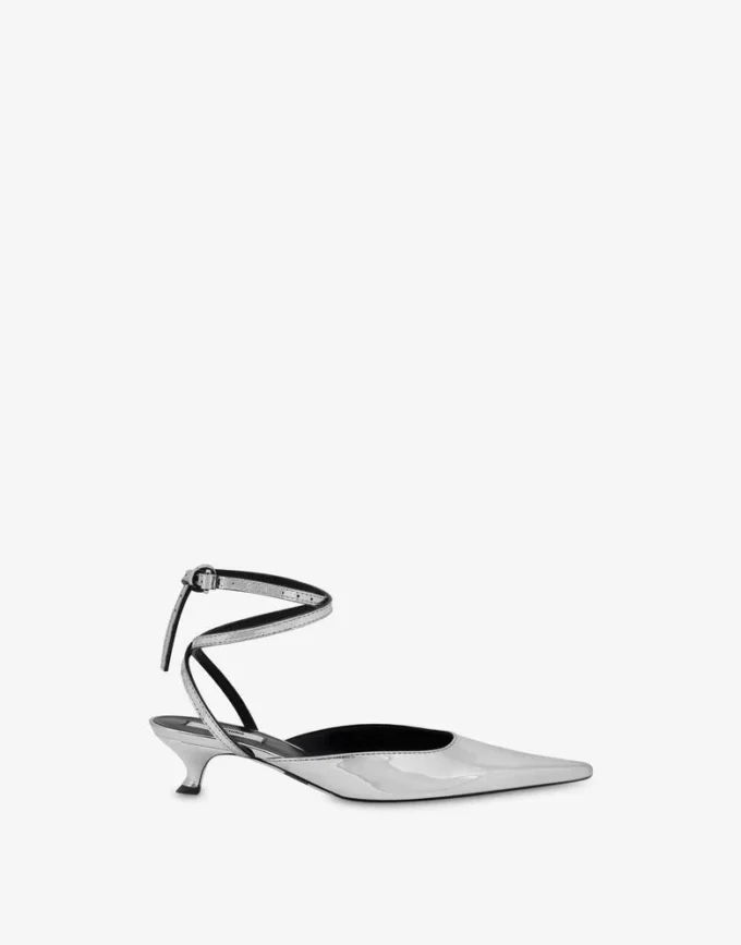 Pumps med spegeleffekt