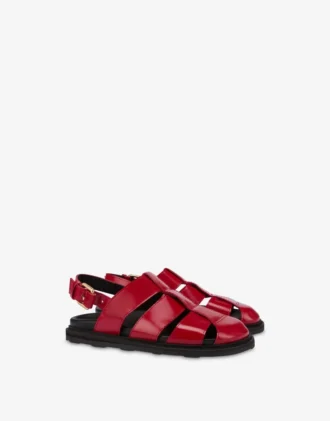 Sandaler i borstat kalvskinn