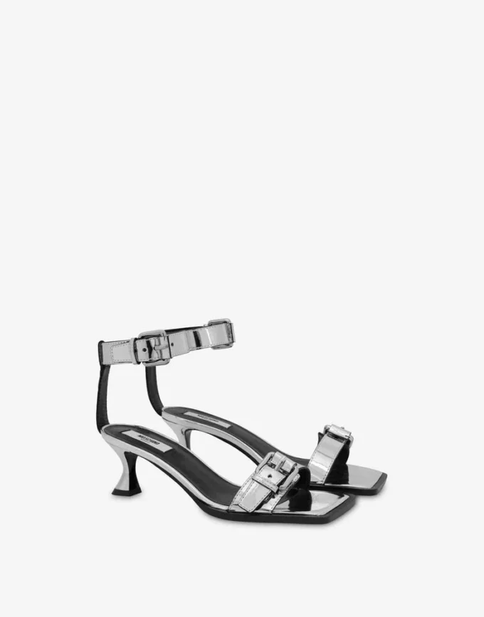 Sandaler med spegeleffekt