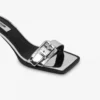 Sandaler med spegeleffekt