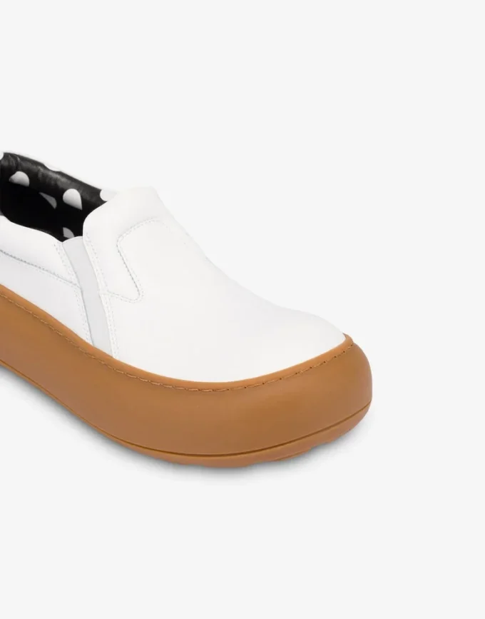 Slip-on-skor i kalvskinn