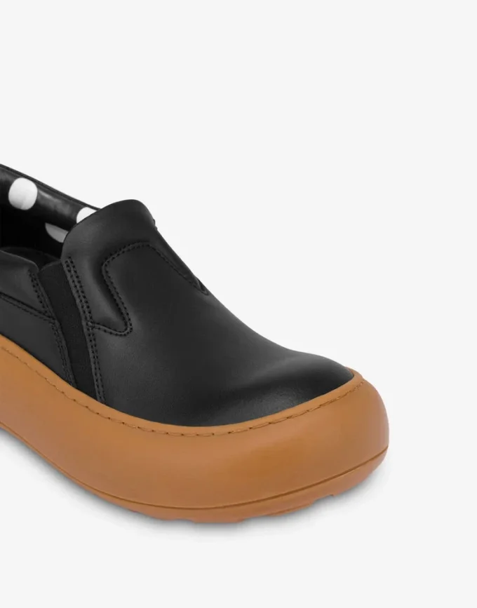 Slip-on-skor i kalvskinn