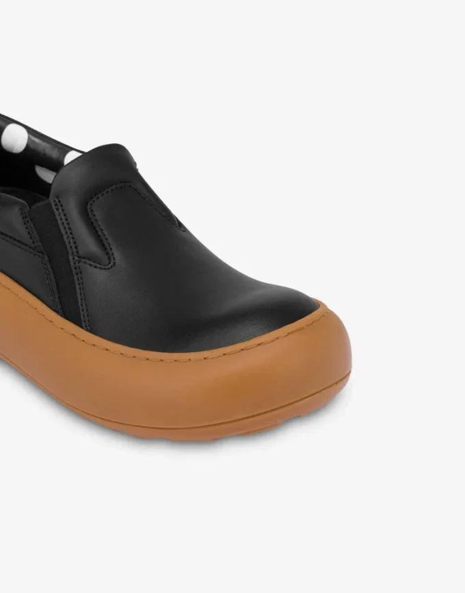 Slip-on-skor i kalvskinn