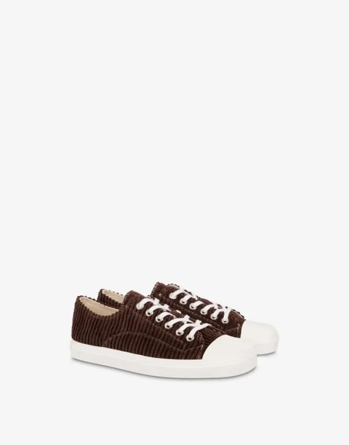 Sneakers i corduroy