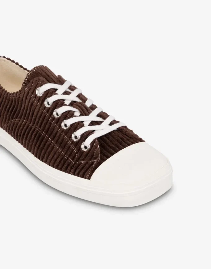 Sneakers i corduroy