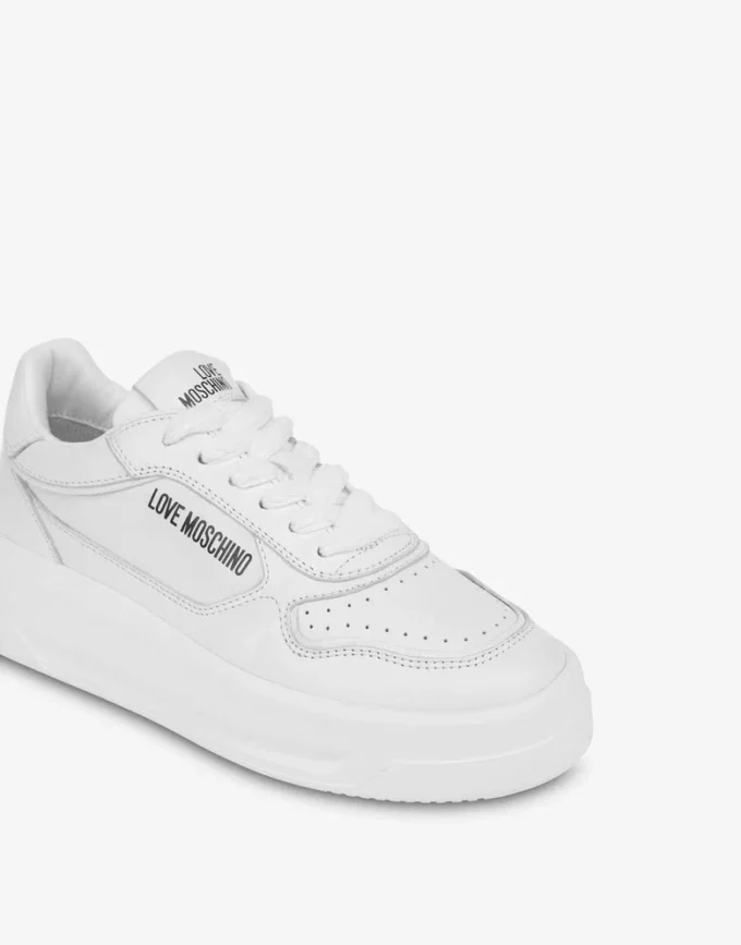 Sneakers i kalvskinn Sneakers i kalvskinn