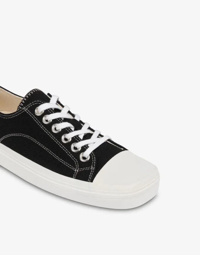 Sneakers med kant i canvas