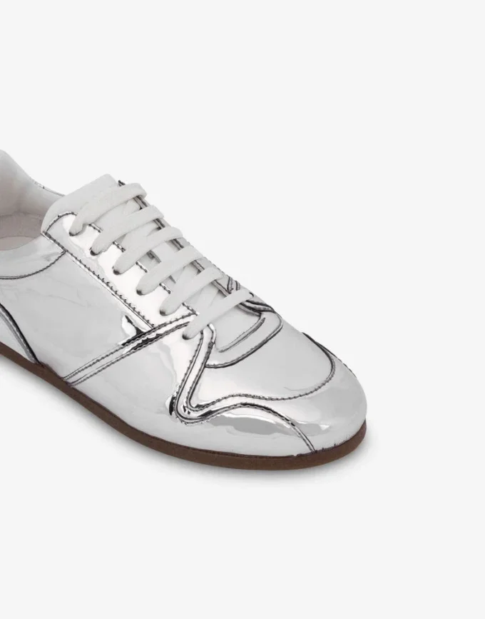 Sneakers med spegeleffekt