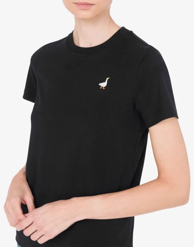 T-shirt i ekologisk jersey med broderad gås T-shirt i ekologisk jersey med broderad gås