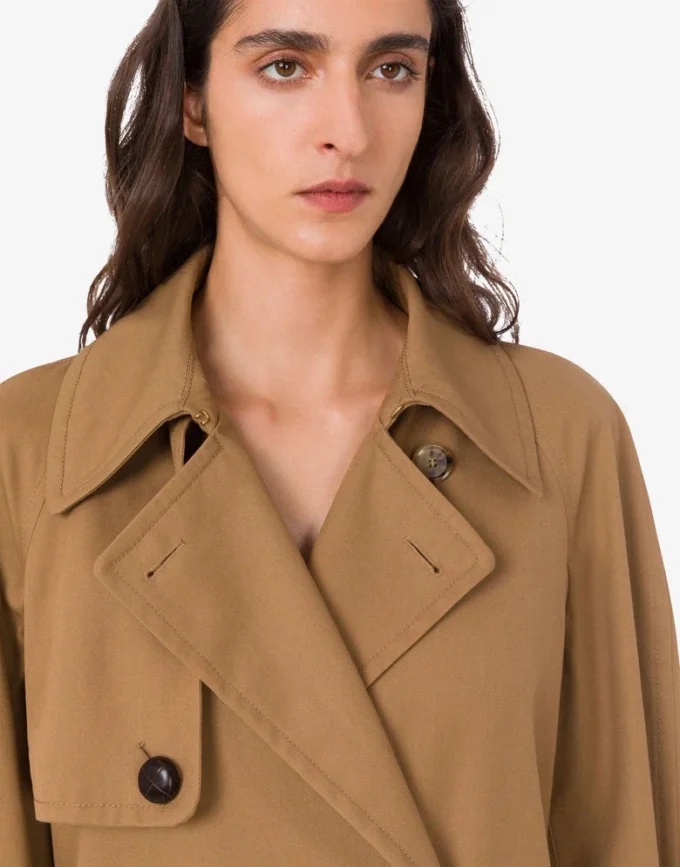 Trenchcoat i bomullsblandad gabardin Trenchcoat i bomullsblandad gabardin