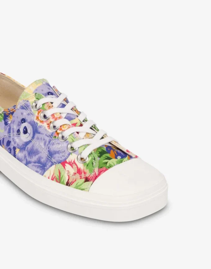Tryckta sneakers i canvas